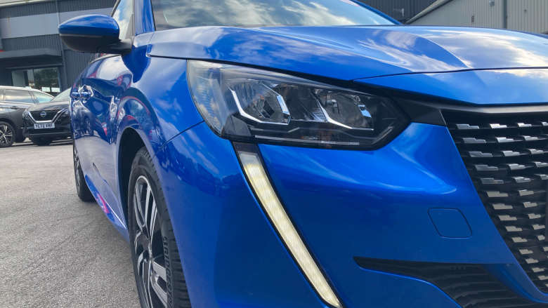 Peugeot 208 1.2 PureTech 100 Allure 5dr Petrol Hatchback